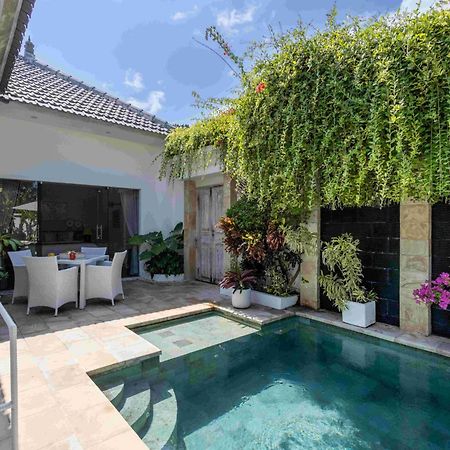 Charming, Villa Sofie - Central Sanur With Refreshing Pool Kültér fotó