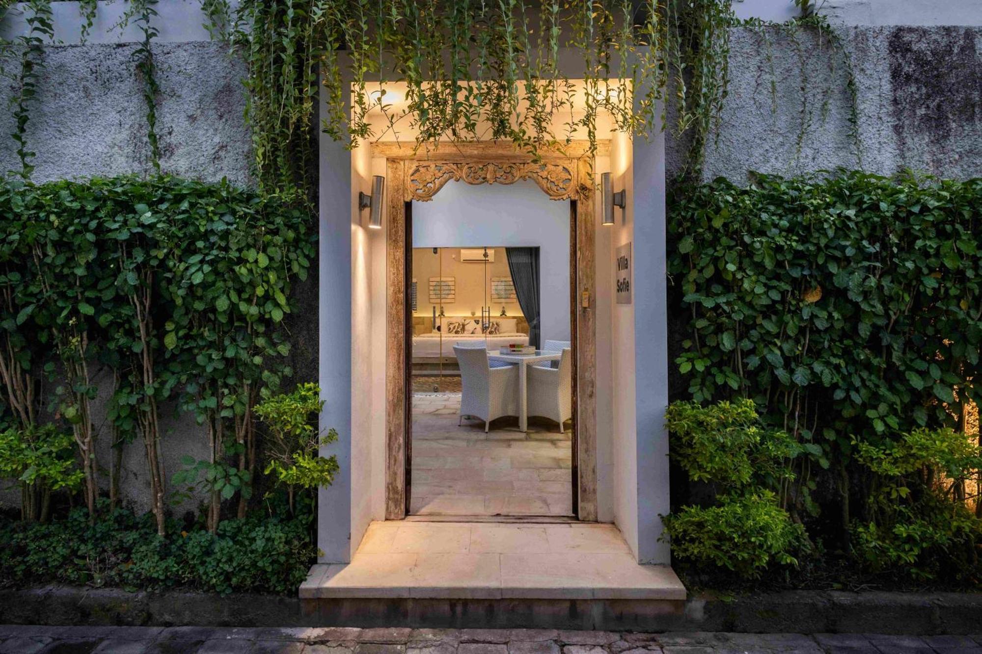 Charming, Villa Sofie - Central Sanur With Refreshing Pool Kültér fotó