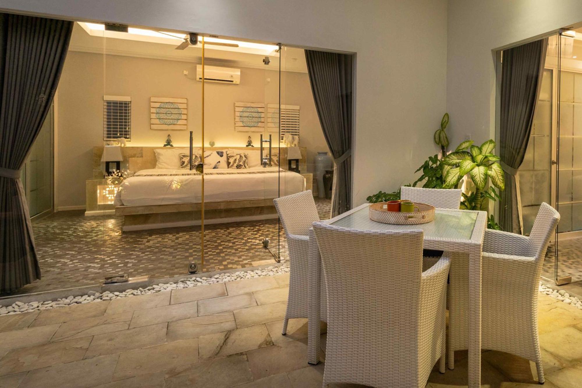 Charming, Villa Sofie - Central Sanur With Refreshing Pool Kültér fotó